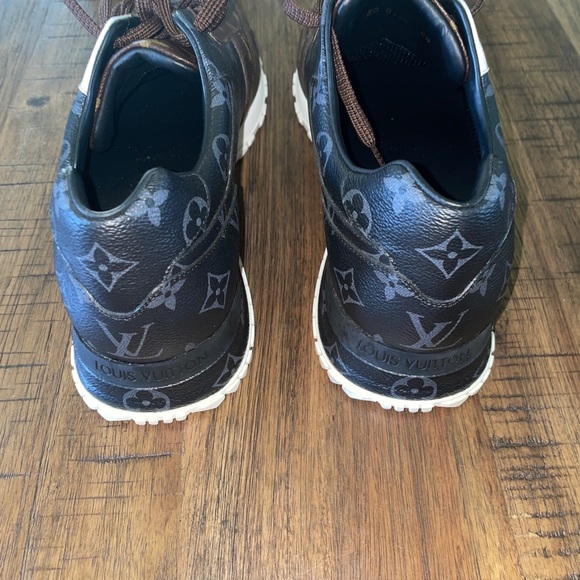 Size 10.5 (US) • Louis Vuitton Monogram Run Away Sneaker • VNDS • Pre-Owned. • - Picture 5 of 16